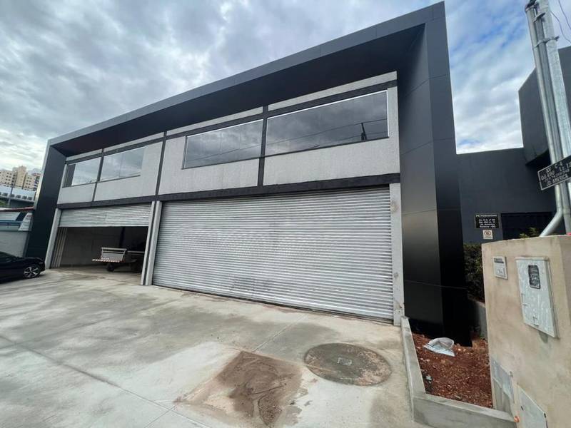 ALUGO GALP�O COMERCIAL NOVO 200M� COM ESTACIONAMENTO � AVENIDA T-7 | JARDIM AM�RICA