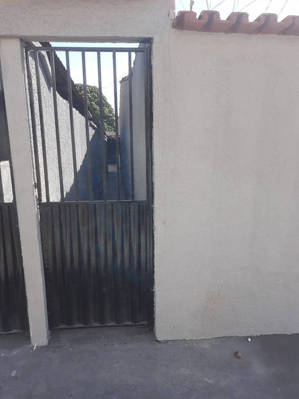 ALUGA BARRAC�O COM 1 QUARTO SENDO 1 SU�TE - SETOR JARDIM ARITANA