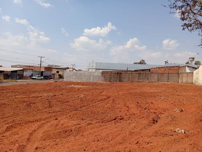 VENDE - SE, UMA REA COM 1.406 M  NO BAIRRO RECREIO DO FUNCIONRIO PBLICO, EM GOINIA.