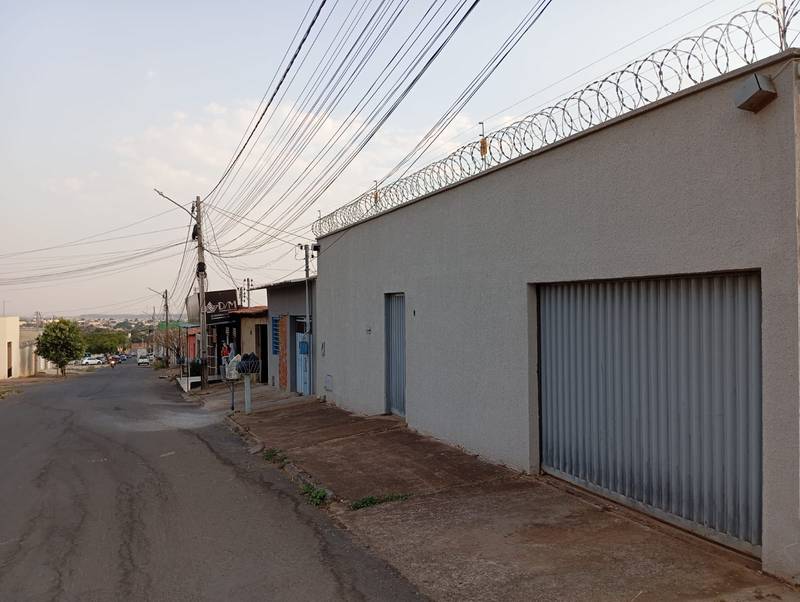 VENDO CASA DE 3/4 NO SENADOR CANEDO.