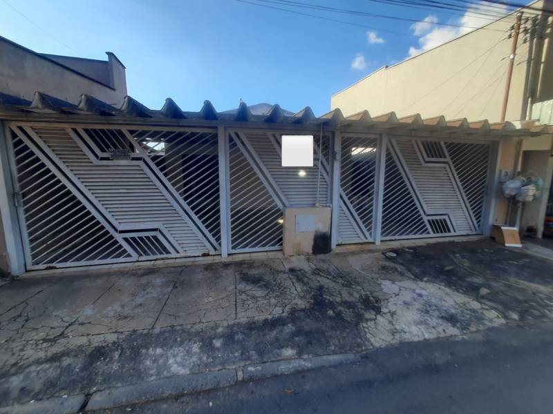 VENDE - SE CASA DE 3/4 NO SETOR GARAVELO. APARECIDA DE GOI�NIA.