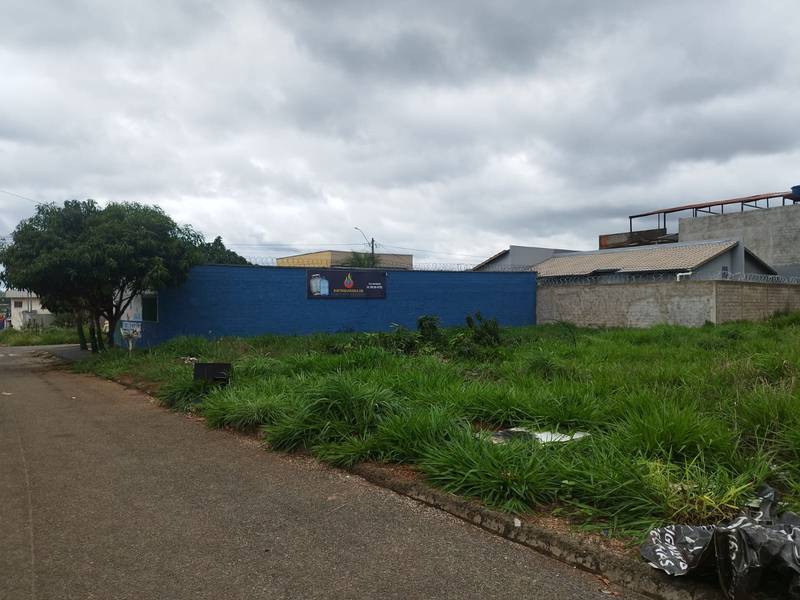 VENDO LOTE 245M�, RUA FLORESTA, CONTRA ESQ. DA AVENIDA PRINCIPAL BUENA VISTA III, GOI�NIA.