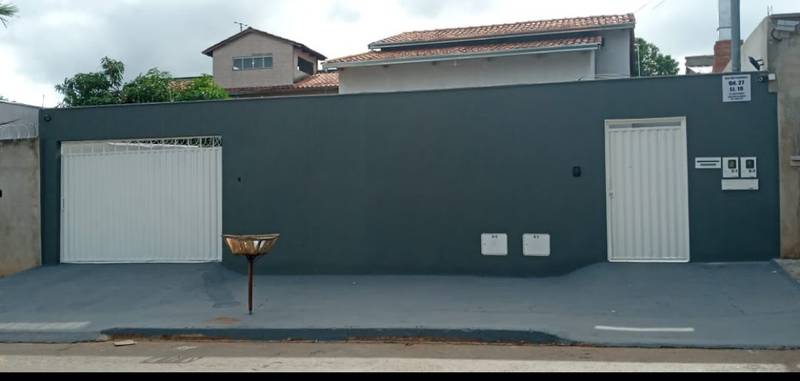 ALUGO CASA COM 5 QUARTOS SENDO 3 SU�TES ST SANTO ANDR� - APARECIDA DE GOI�NIA