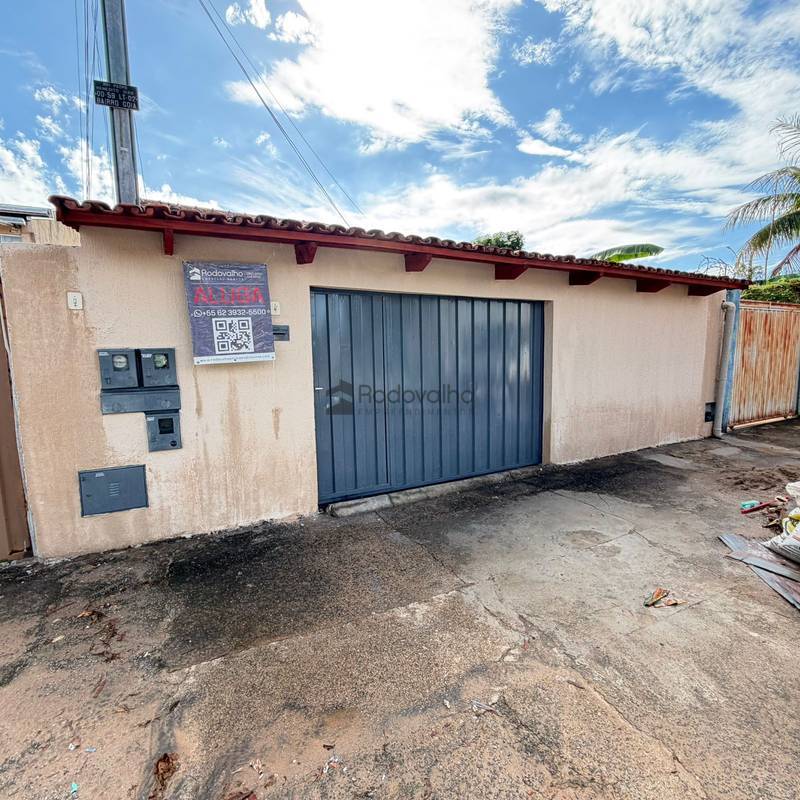 ALUGO CASA COM 2 QUARTOS NO BAIRRO GOI�