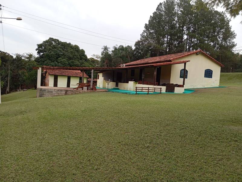 VENDE - SE, CH�CARA DE 37.500 M� AO LADO DO RIBEIR�O DAS LAGES. APARECIDA DE GOI�NIA.